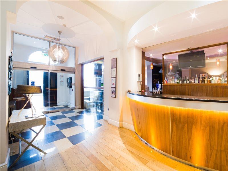 Oyo Imperial Hotel Барроу-ин-Фернесс Экстерьер фото